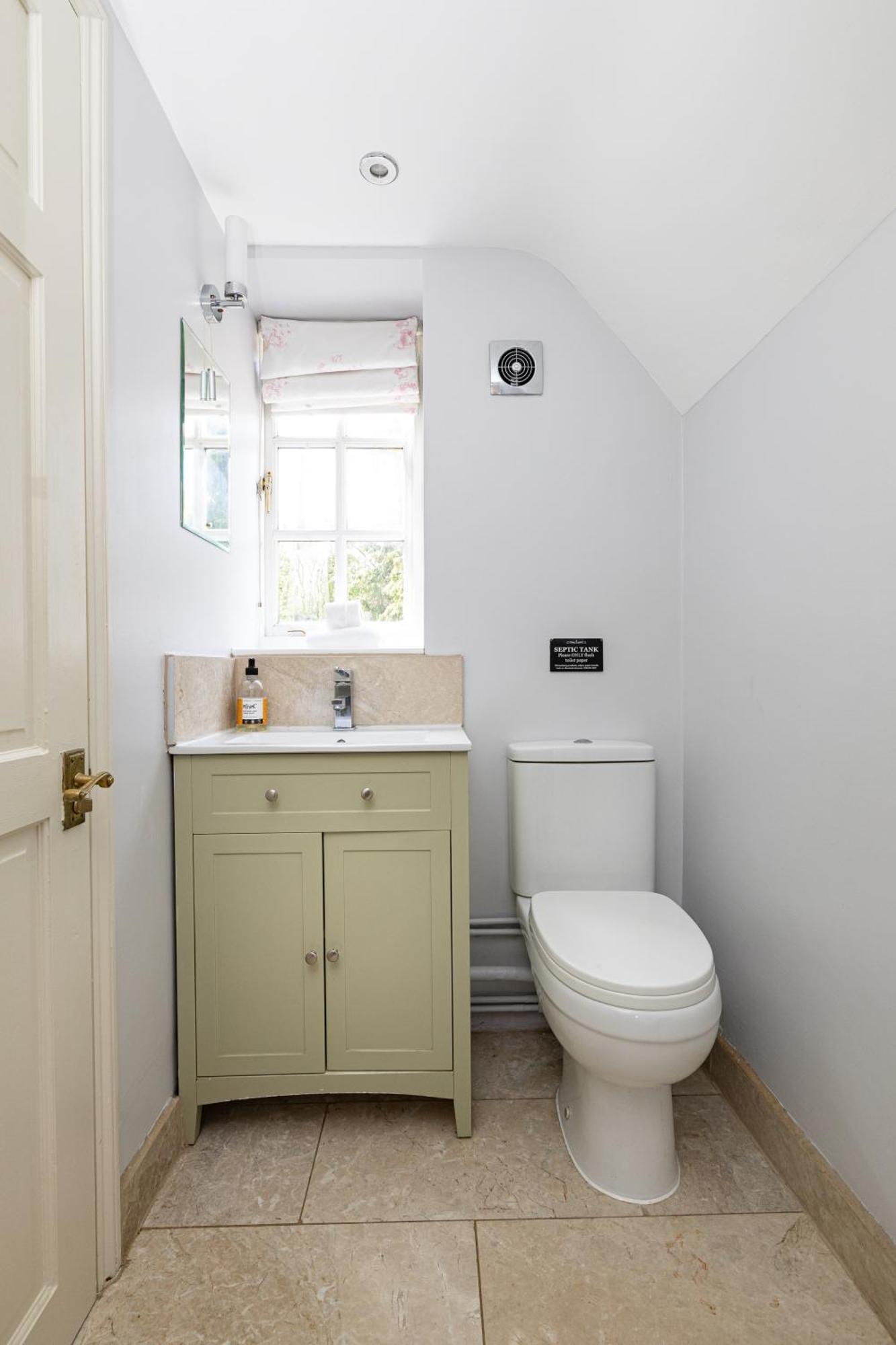 The Coach House Beautiful Georgian Apartment Wifi And Parking Near Bath Box  Exterior foto